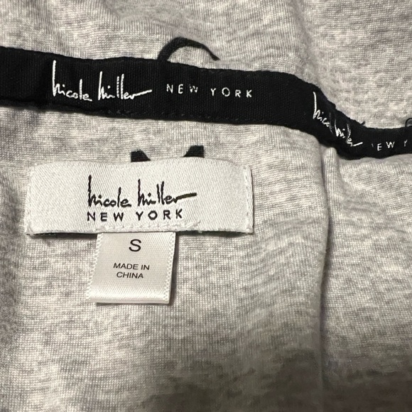 Pjs Nicole Miller Gray Letter Print Men's Shirt - Picture 3 of 3